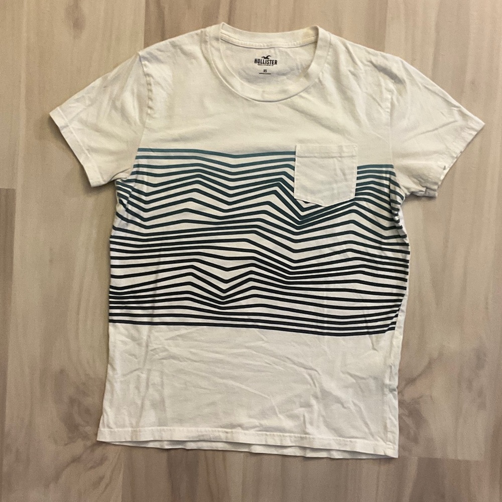 4/$20🙈Hollister Men's Short Sleeve Tee with Black Stripes